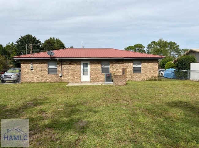 Building Photo - 137 Deerwood Ct
