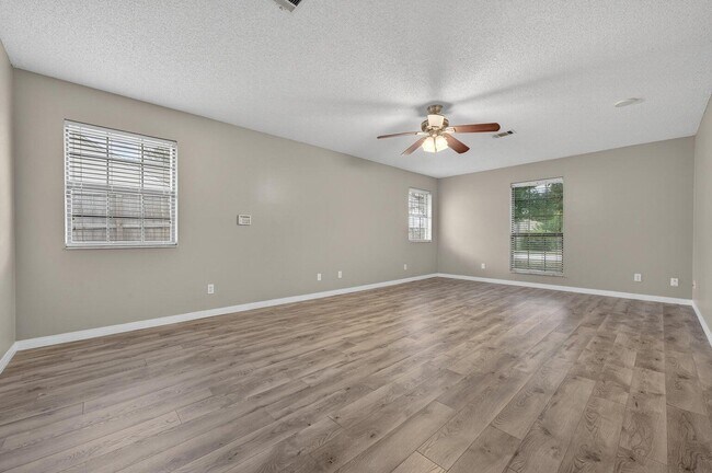 Building Photo - 3 Neptune Dr