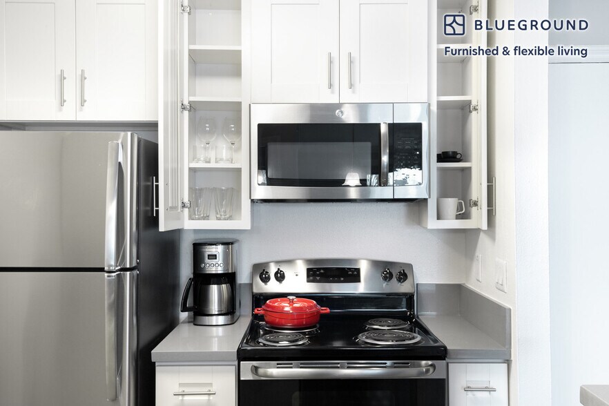 Building Photo - 3630 S Sepulveda Blvd