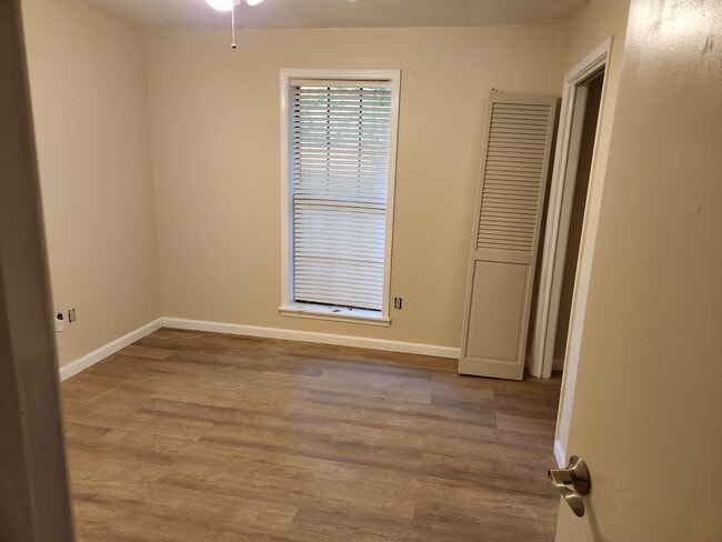 Building Photo - 1528 Larhonda Dr