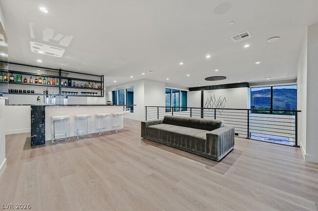 Building Photo - 807 Magnum Cliff Ct