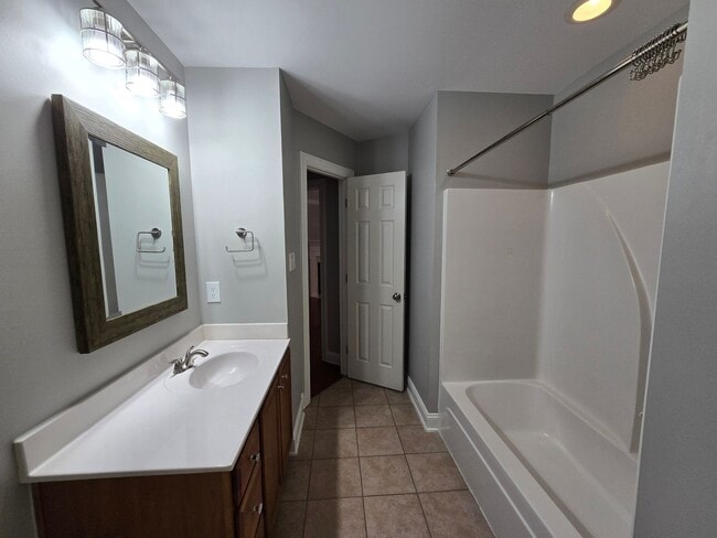 Building Photo - 641 Orchard Falls Dr