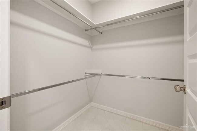 Building Photo - 4605 Larkspur Ave