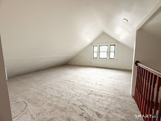 Building Photo - 13 Park Ave