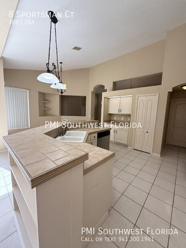 Building Photo - 8 Sportsman Ct