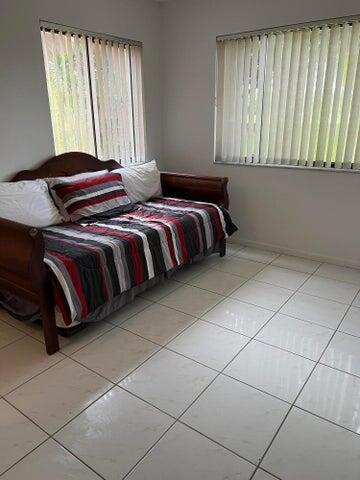 Building Photo - 11234 Green Lake Dr