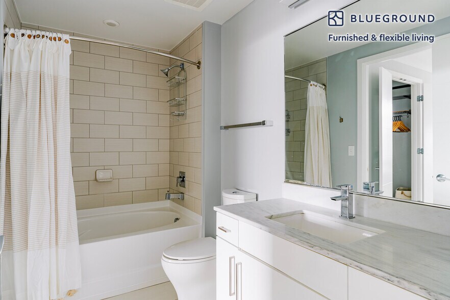 Building Photo - 4850 Rugby Ave