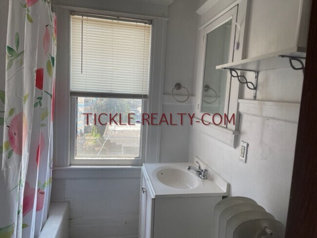 Building Photo - 18-22 Wilmer St