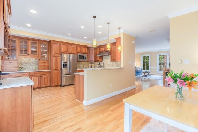 Building Photo - 2310 N Van Buren Ct