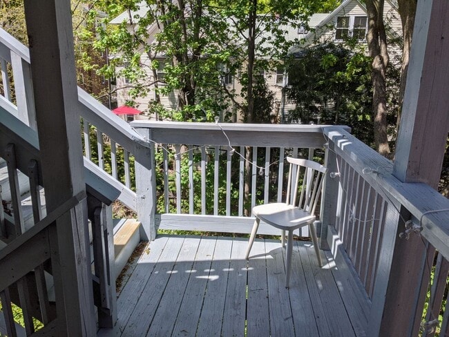 Building Photo - 9 Fuller St