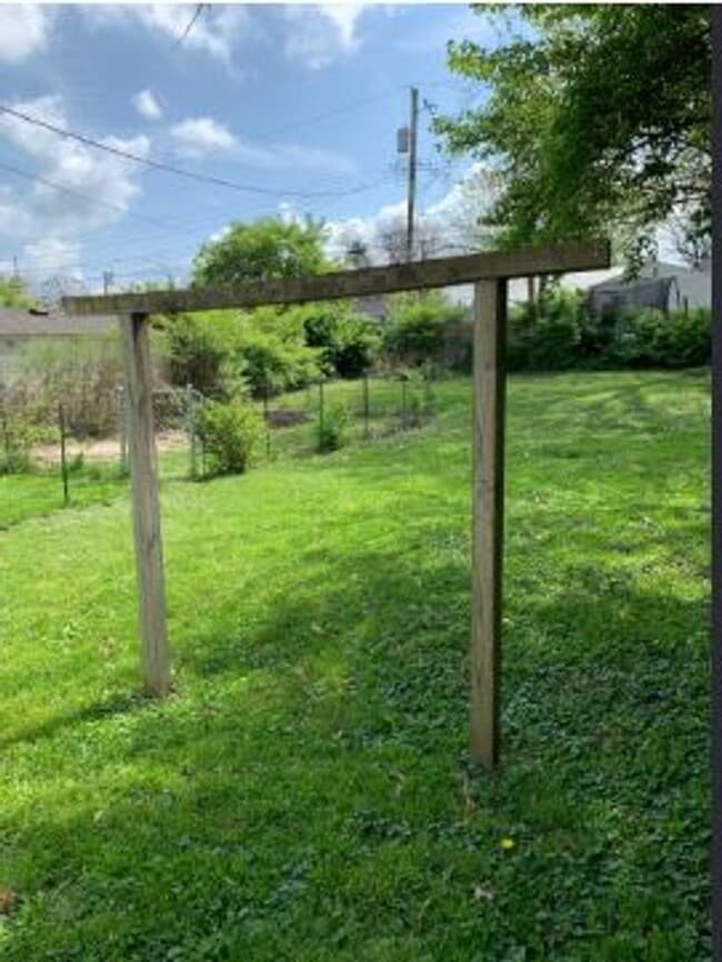 Building Photo - 1038 Marcellus Dr