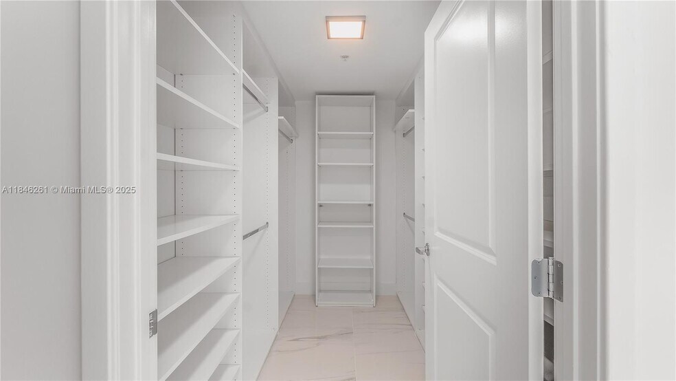 Building Photo - 400 Sunny Isles Blvd