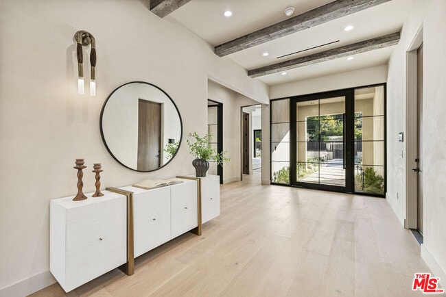 Building Photo - 14273 Greenleaf St