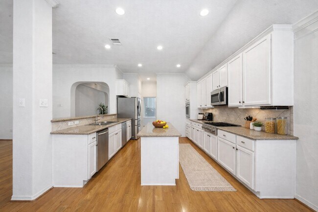 Building Photo - 23722 Allingham Ln