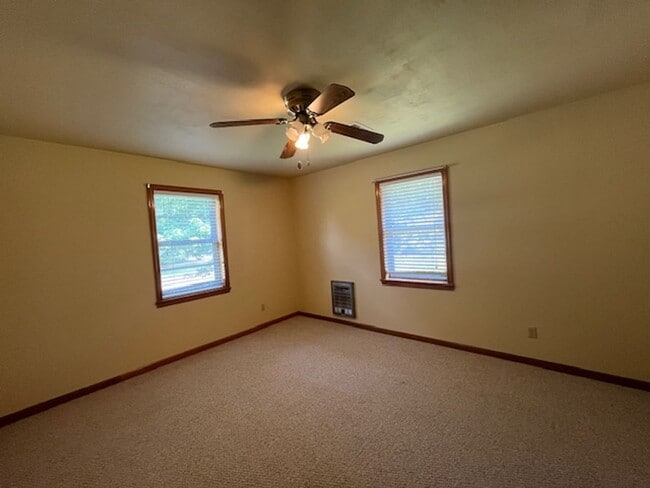 Building Photo - Renovated 3 Bedroom 1.5 Bath Home for Rent!