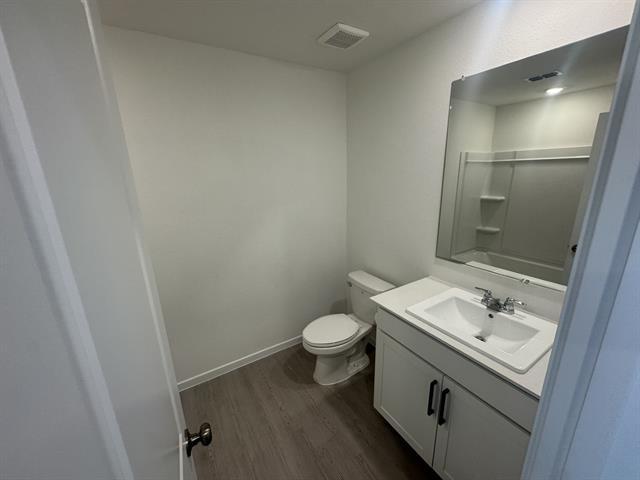 Building Photo - 423 Finch Cir