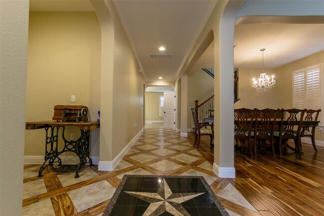 Building Photo - 8408 Panadero Dr