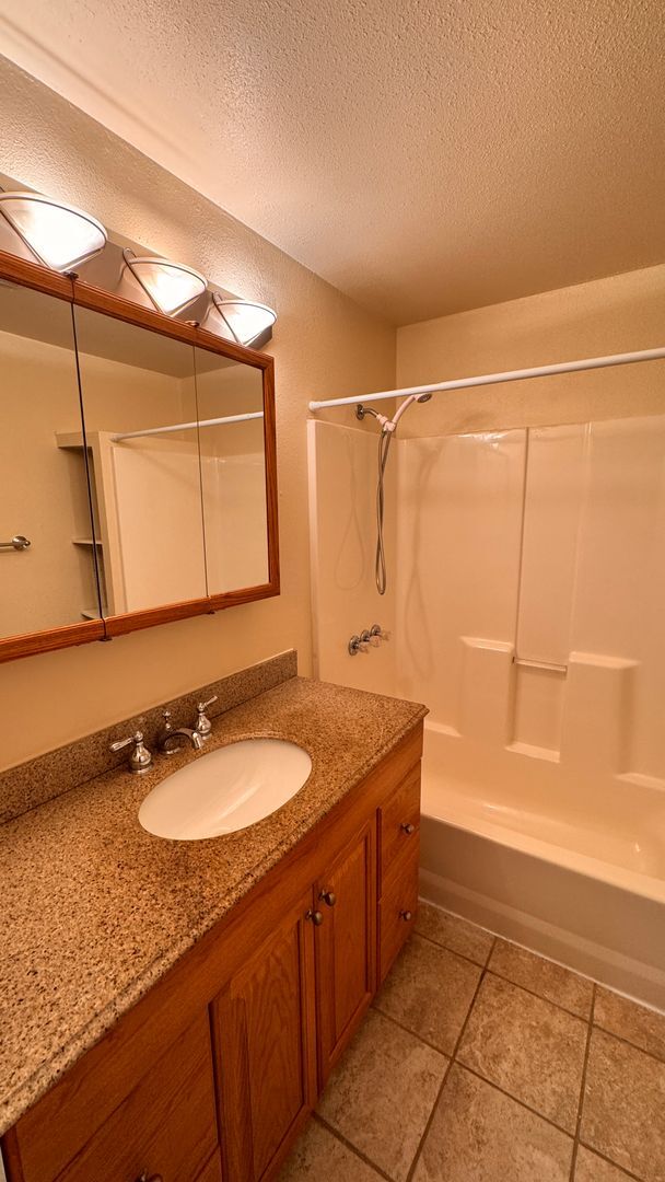 Building Photo - 3 Bedroom Rambler with Mother-In-Law Suite