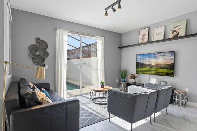 Primary Photo - 8924 Stinger Dr