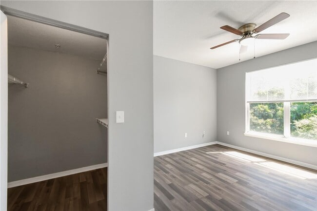 Building Photo - 5610 Pinnacle Heights Circle - #306