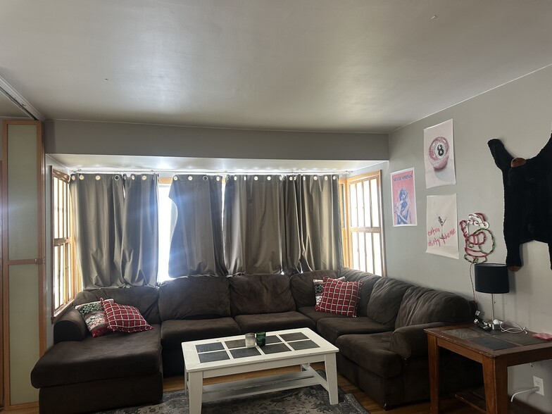 Building Photo - 1421 12th St N