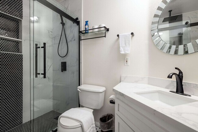 Building Photo - 2983 Paseo Almiar