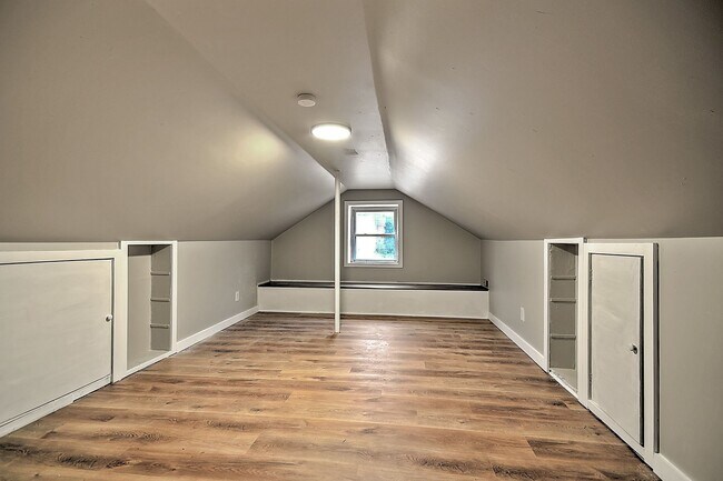 Building Photo - 1712 Oaklawn St