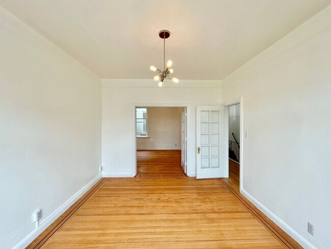 Building Photo - Prime North Beach 3Bed/1Bath with City Vie...