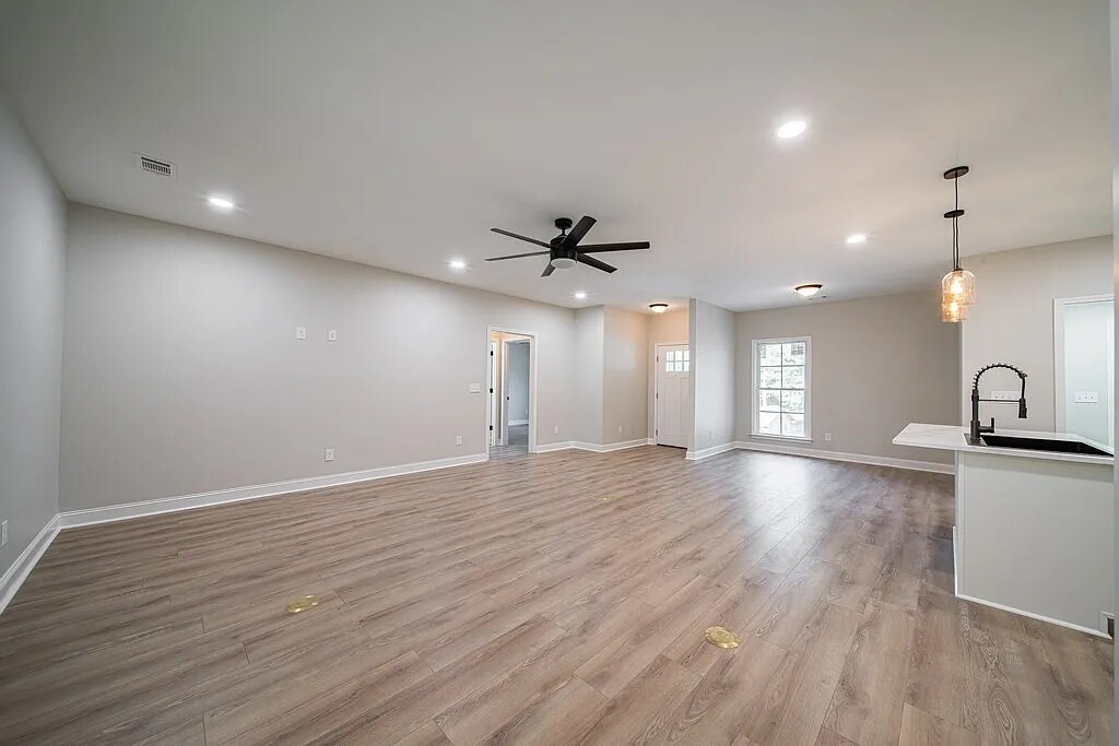 Building Photo - 6238 Cricket Ln