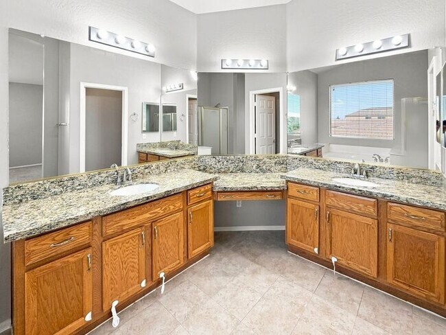 Building Photo - Spacious Chandler Home with RV Gate & 3-Car Garage!