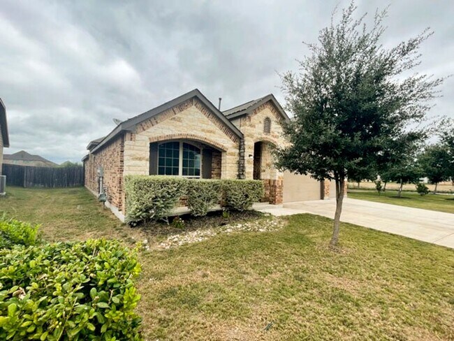 Building Photo - Move-In Ready! Stunning 1.5-Story Home wit...