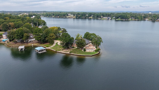 Building Photo - 108 Blue Heron Point
