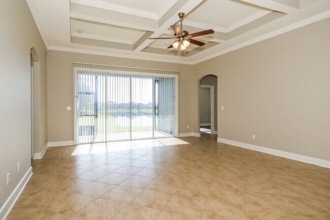 Building Photo - 2171 Club Lake Dr