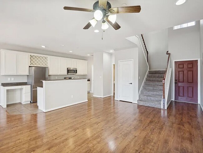 Building Photo - 118 Barrington Ln