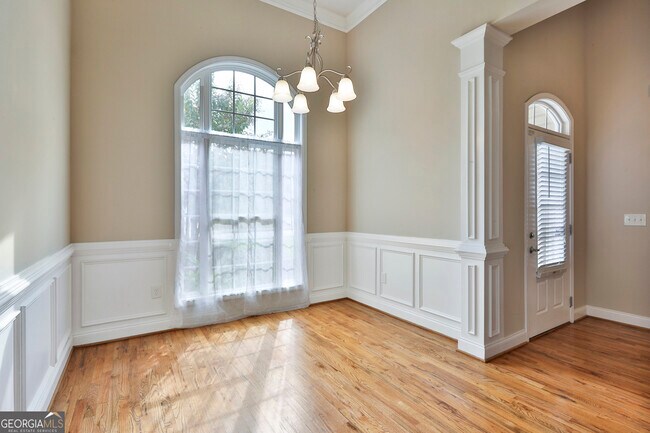 Building Photo - 227 Village Park Dr