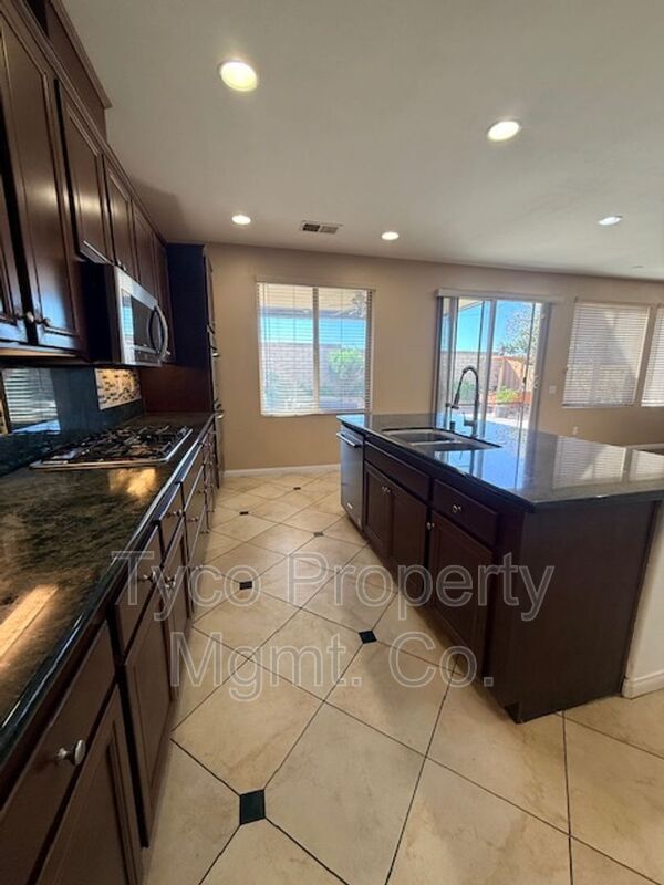 Building Photo - 5215 Sandbar Cove Way