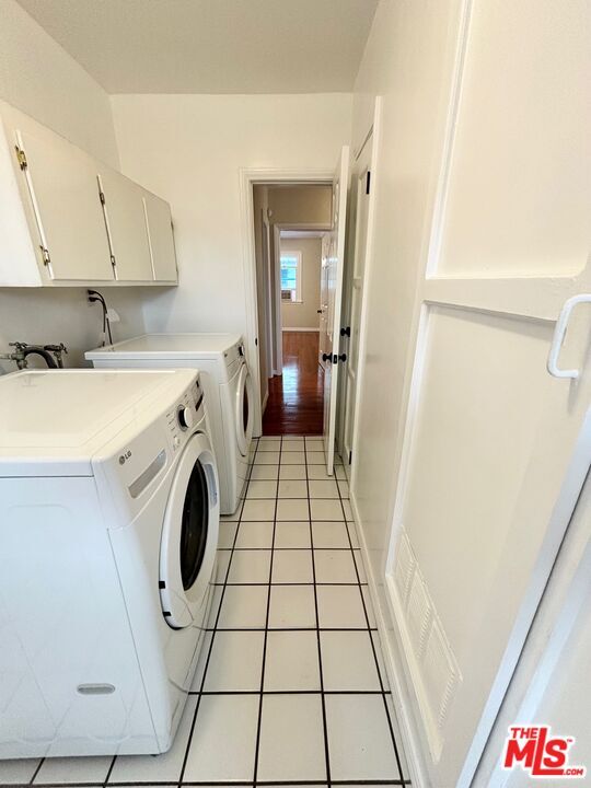 Building Photo - 1075 S Ogden Dr