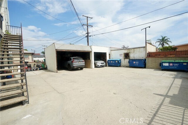 Building Photo - 1336 Elm St