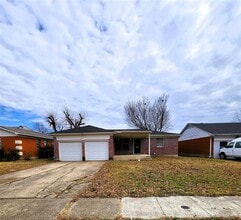 Building Photo - 2228 Toulon Ln