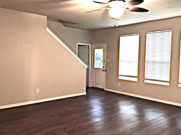 Building Photo - 15515 Elm Leaf Pl