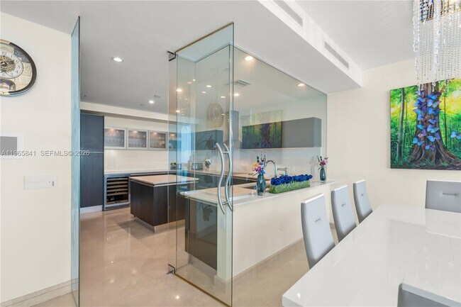 Building Photo - 17001 Collins Ave