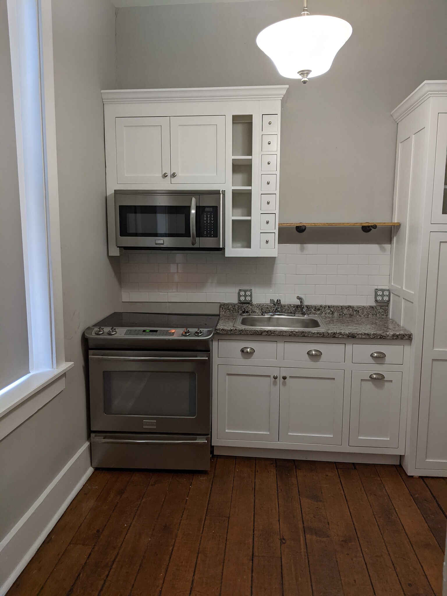 Building Photo - 10 N Park Pl