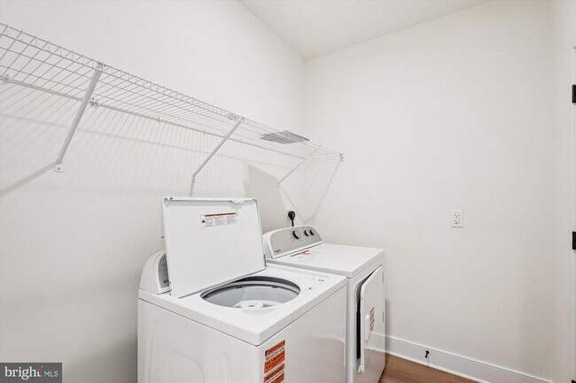 Building Photo - 19820 Lavender Dust Sq