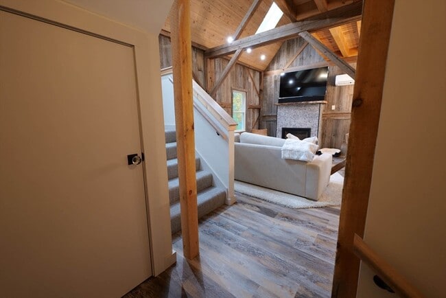 Building Photo - 23 Winter St