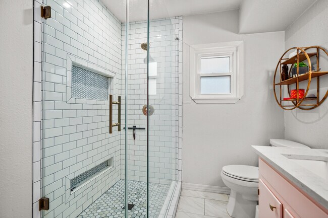 Building Photo - 408 Ramble Ln