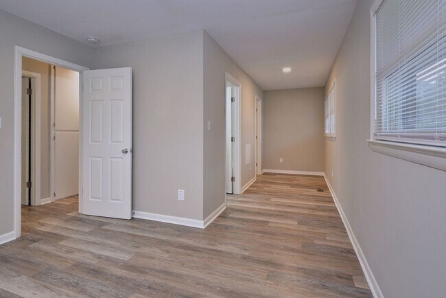 Building Photo - Nicely updated rancher!