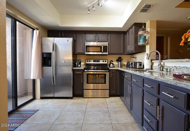 Building Photo - 9550 N 94th Pl