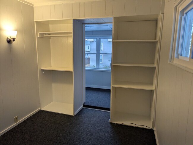 Building Photo - 225 Poplar St