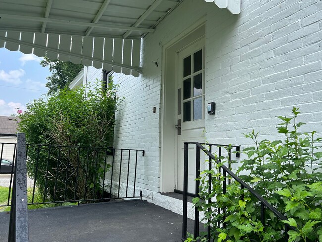 Building Photo - map633
