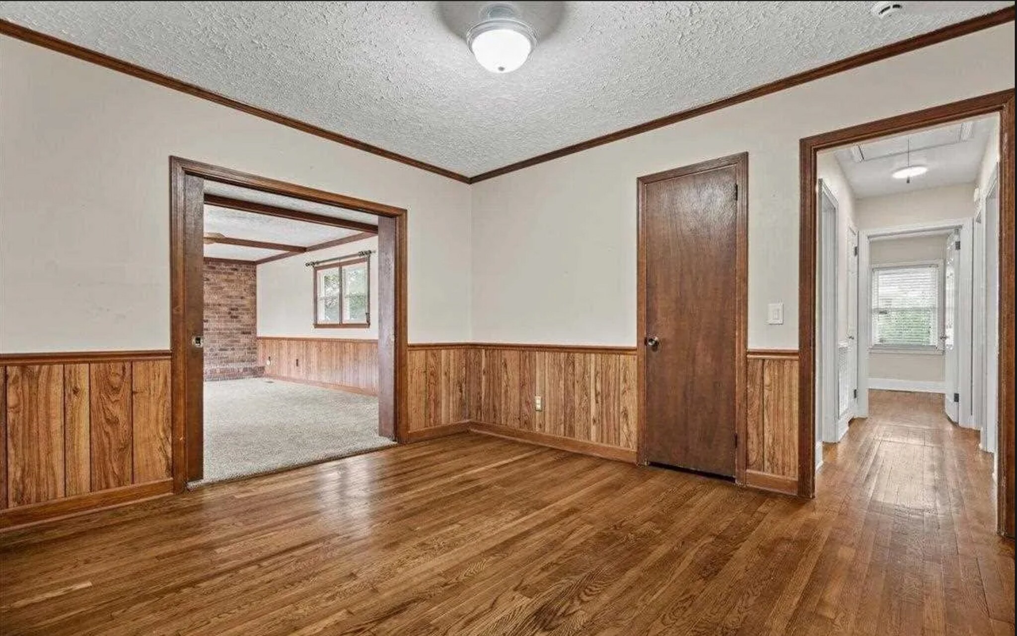 Sitting Room - 1202 State Rd S-21-1470